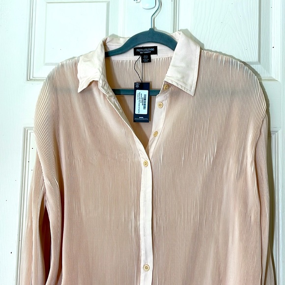 NWT Maternity Shirt Cream Crepes Style Long Sleeves Size 8 - Picture 3 of 6